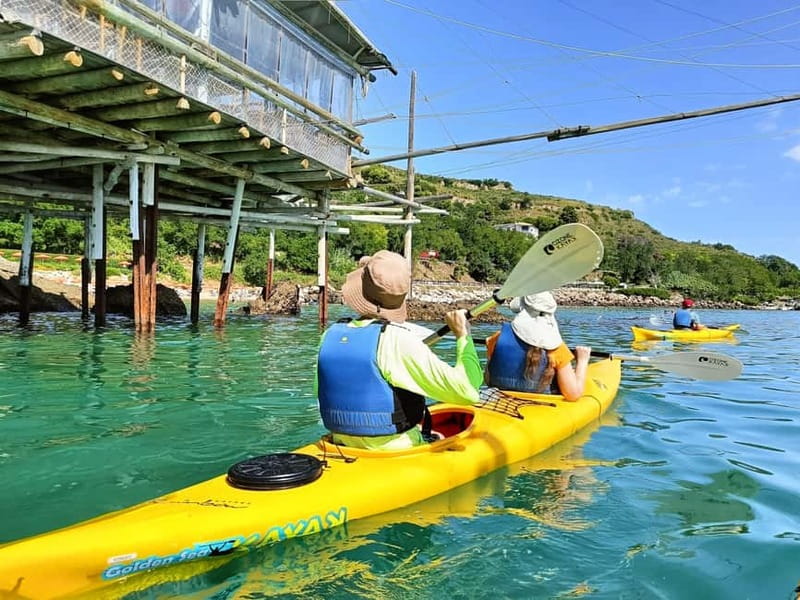 Trabocchi Coast: sea kayak excursion "The Little Horse" - Heading north past Punta Rocciosa and Fuggitella