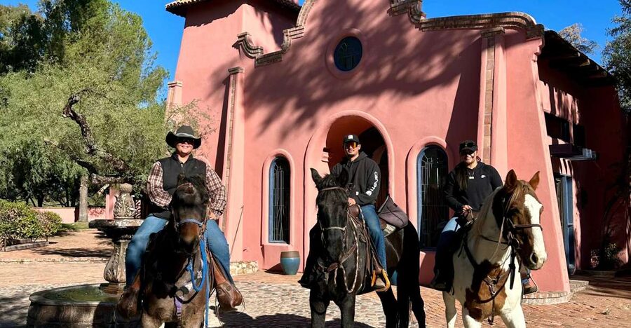 Tuscon: Rancho Cerros Horseback Riding Tout with Great Views - Meeting the horses and getting ready to ride