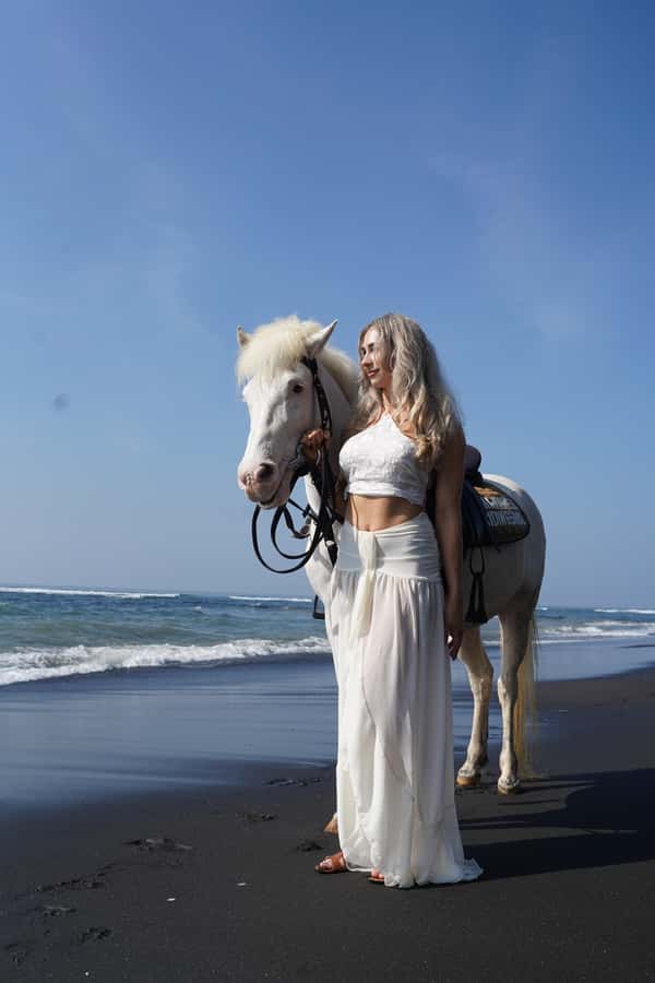 Ubud: 1 Hour Beach Horse Riding with Transfer - Key points at a glance
