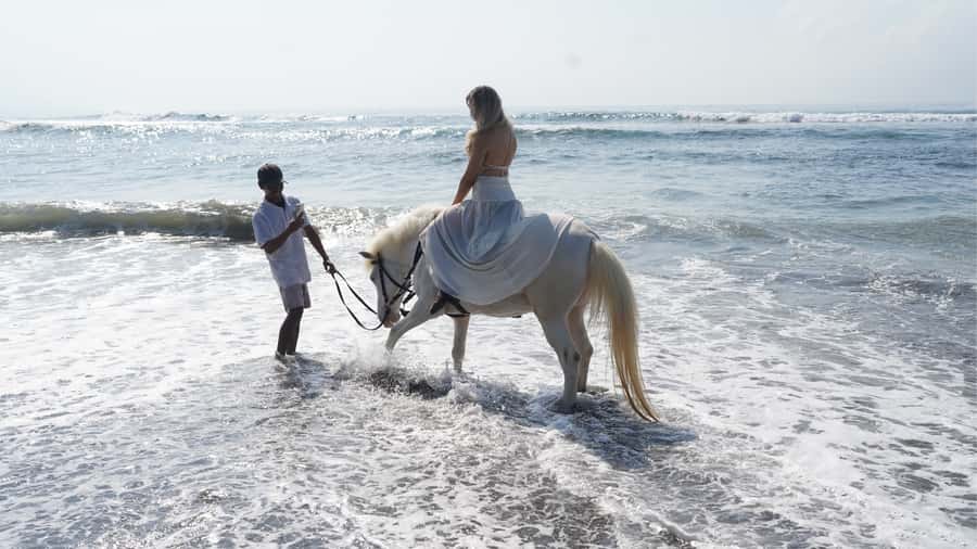 Ubud: 1 Hour Beach Horse Riding with Transfer - What the return to the stables adds