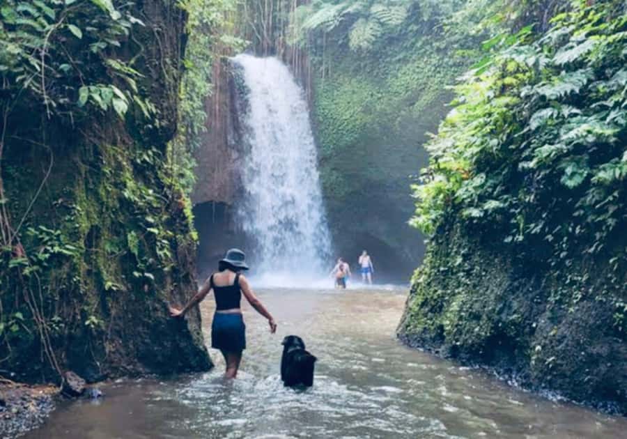 Ubud: Horse Riding, Zip-Line Tour & Waterfall Tour - Starting with horses on black sand at Saba Beach