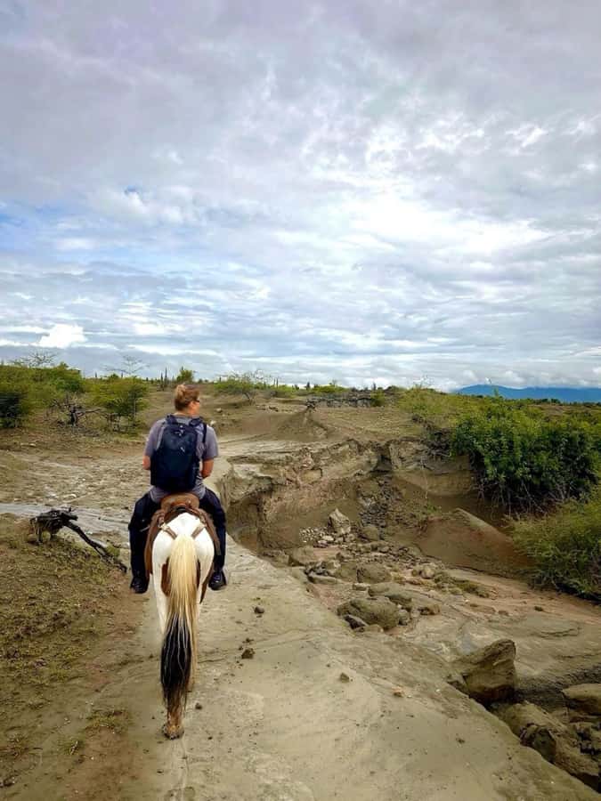 Villavieja: Tatacoa Desert Horseback Riding Tour - Riding out from Villavieja