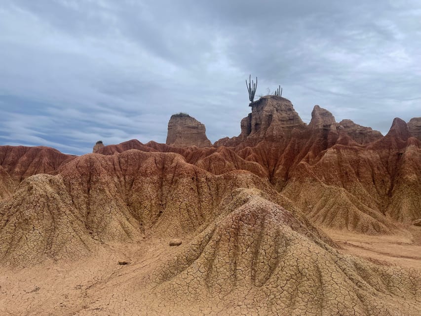 Villavieja: Tatacoa Desert Horseback Riding Tour - Practical preparation for the desert heat