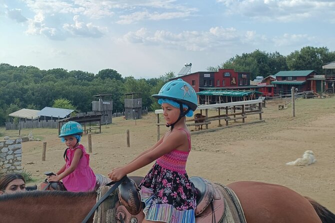 Visit a Farm and Horseback Riding in Nature - Why the Small Group Matters