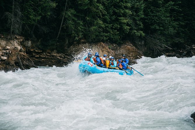 Whitewater Rafting Adventure | Kicking Horse River - Guides who make the difference